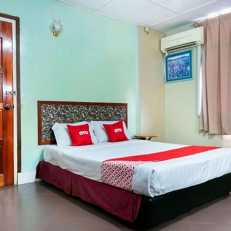 Oyo 89997 Kurnia Hotel 타와우 외부 사진