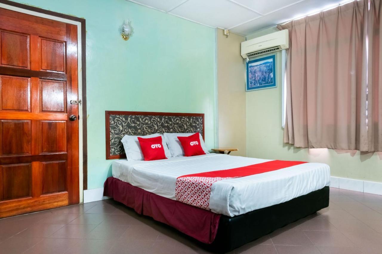 Oyo 89997 Kurnia Hotel 타와우 외부 사진
