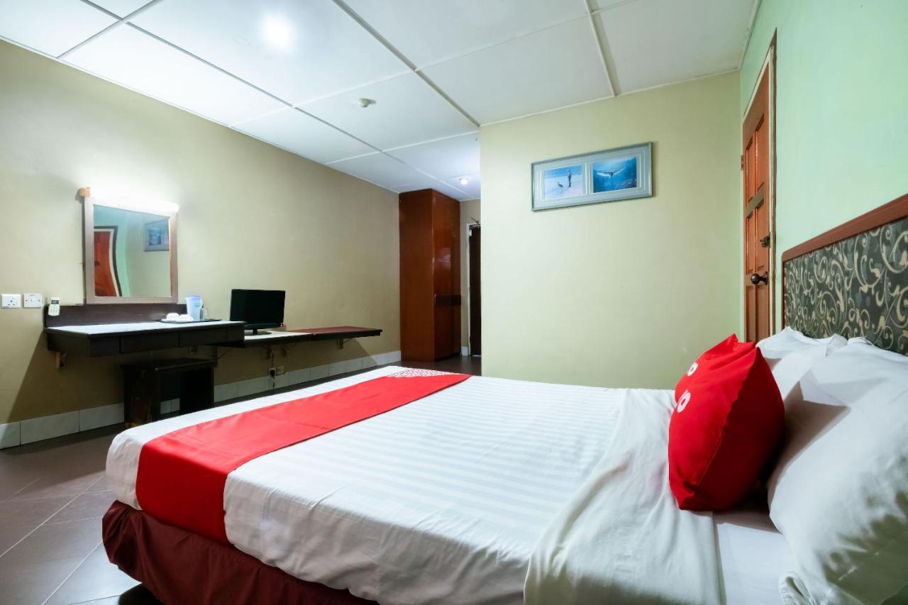 Oyo 89997 Kurnia Hotel 타와우 외부 사진
