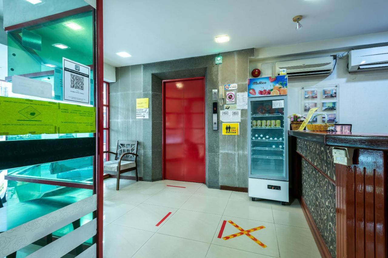 Oyo 89997 Kurnia Hotel 타와우 외부 사진