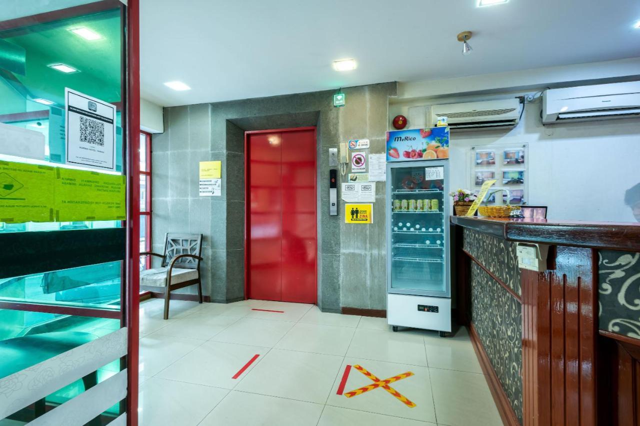 Oyo 89997 Kurnia Hotel 타와우 외부 사진